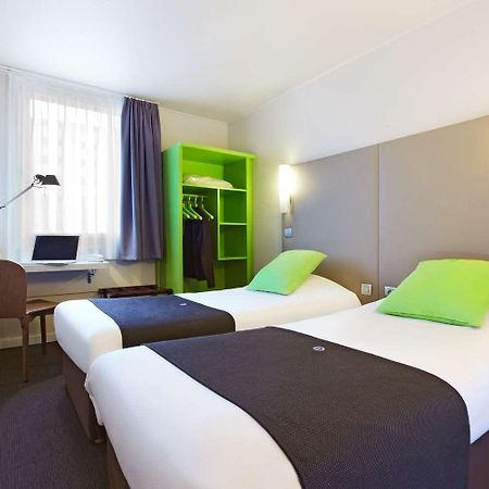 Hotel Campanile Saint-Quentin-En-Yvelines Montigny-le-Bretonneux Esterno foto