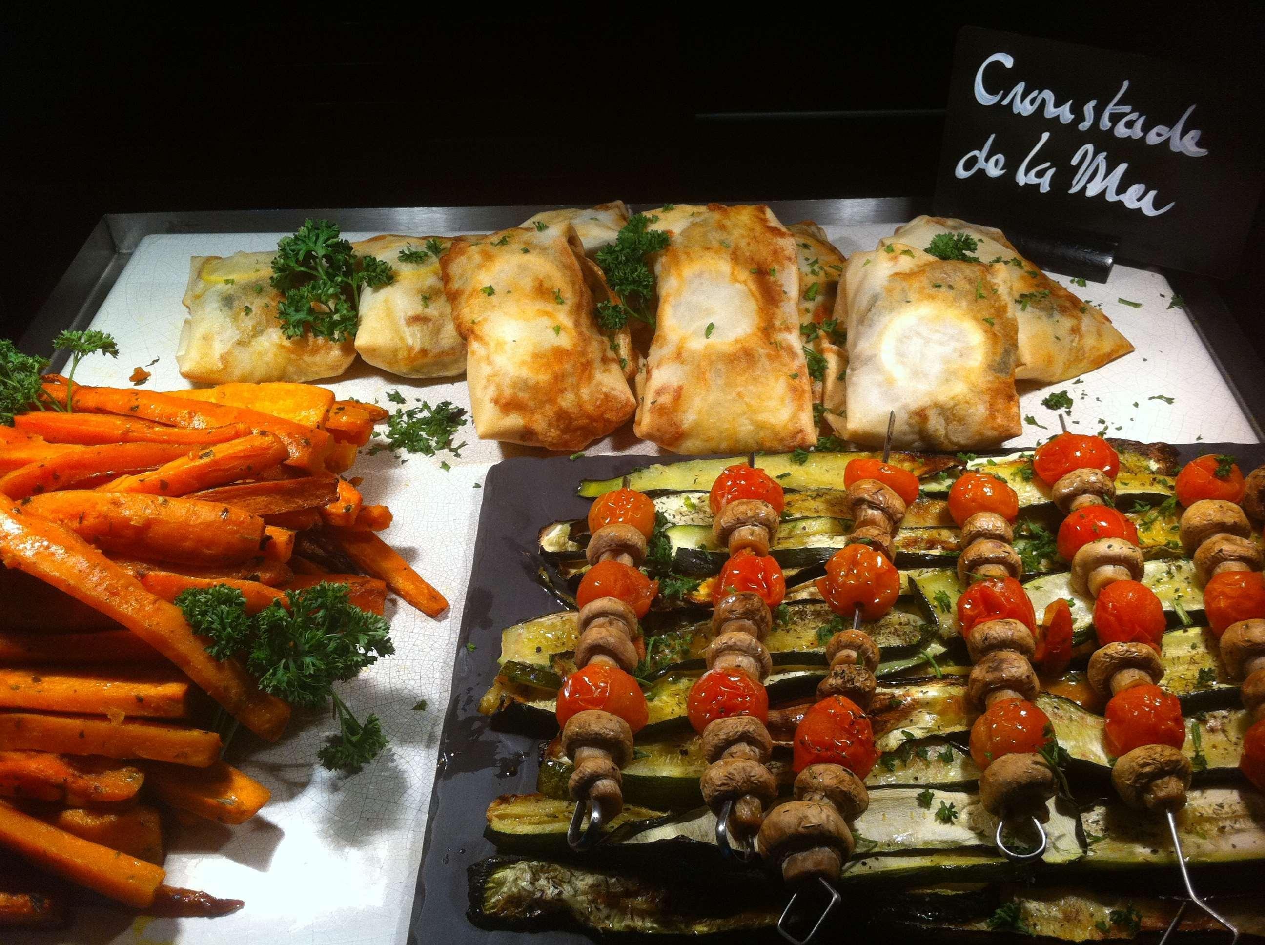 Hotel Campanile Saint-Quentin-En-Yvelines Montigny-le-Bretonneux Esterno foto