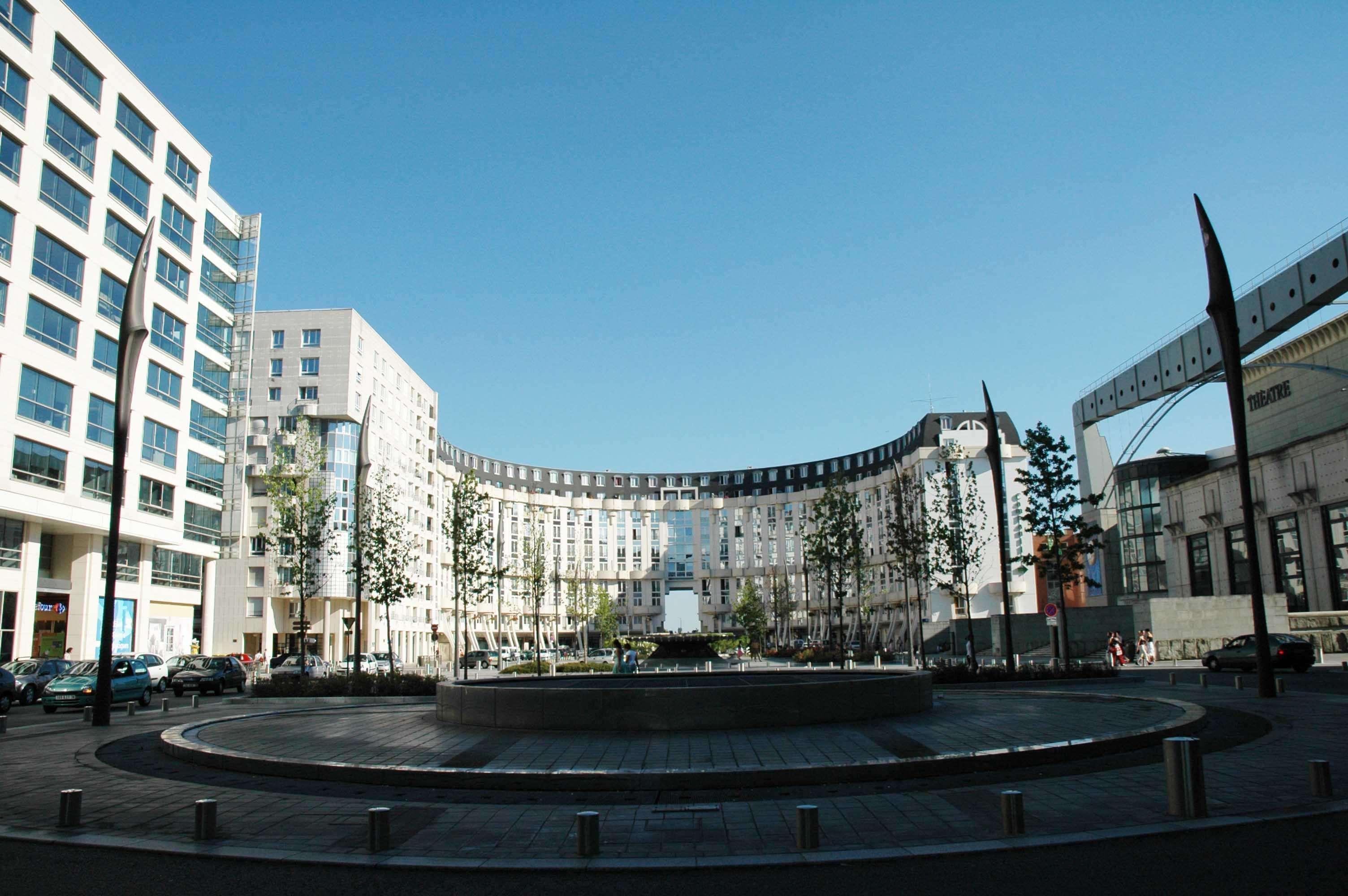 Hotel Campanile Saint-Quentin-En-Yvelines Montigny-le-Bretonneux Esterno foto