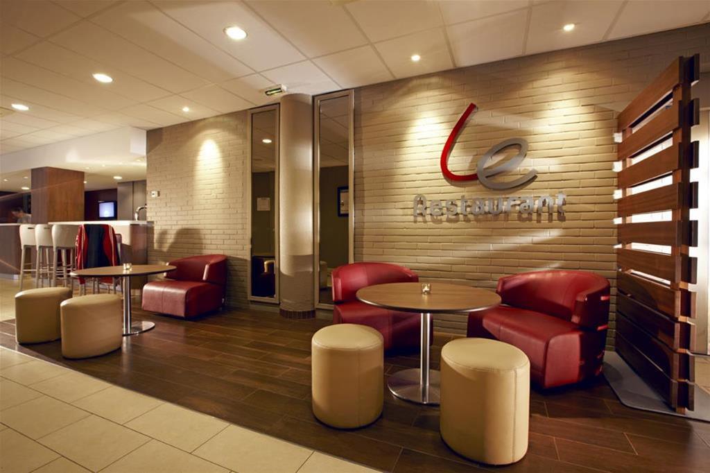 Hotel Campanile Saint-Quentin-En-Yvelines Montigny-le-Bretonneux Ristorante foto