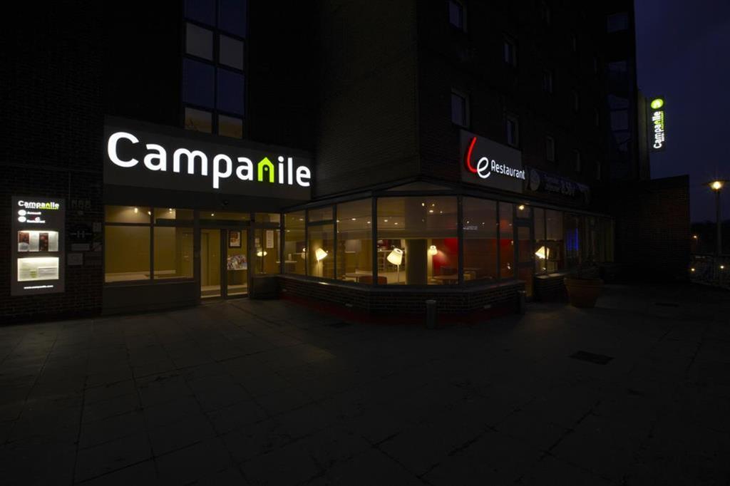 Hotel Campanile Saint-Quentin-En-Yvelines Montigny-le-Bretonneux Esterno foto