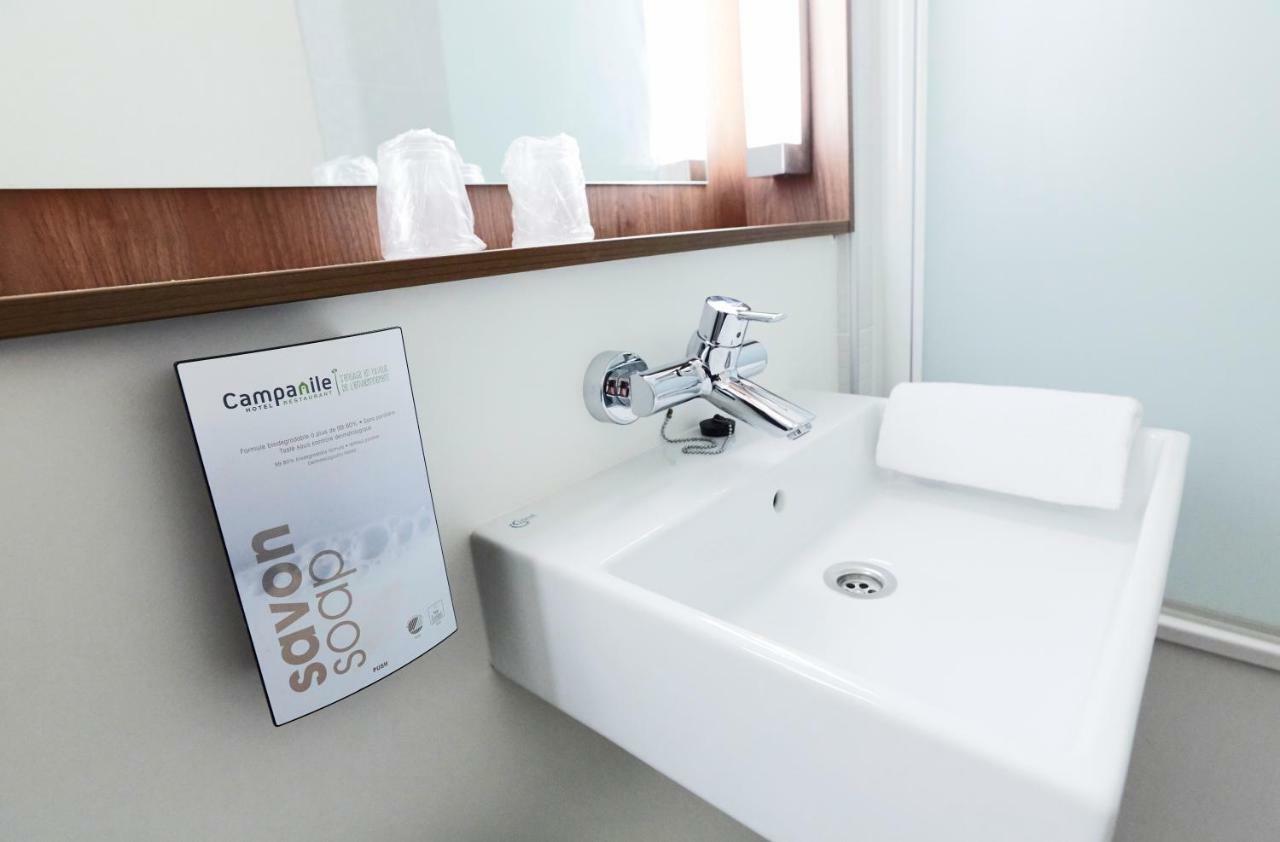 Hotel Campanile Saint-Quentin-En-Yvelines Montigny-le-Bretonneux Esterno foto
