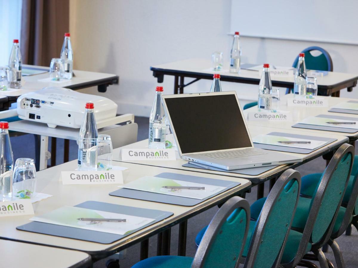 Hotel Campanile Saint-Quentin-En-Yvelines Montigny-le-Bretonneux Esterno foto