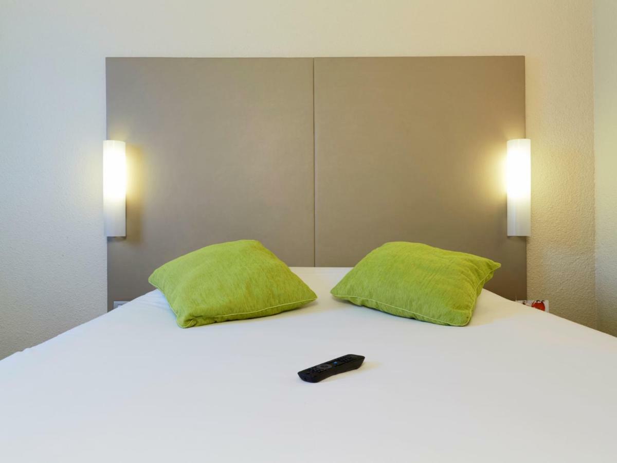 Hotel Campanile Saint-Quentin-En-Yvelines Montigny-le-Bretonneux Esterno foto